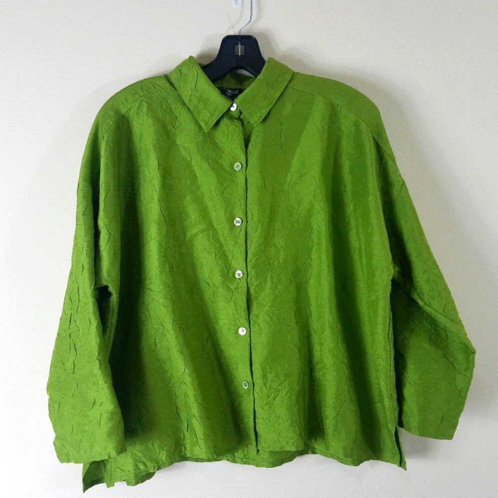 Eileen Fisher Silk Green 3/4 Sleeved Buttoned Blouse.
